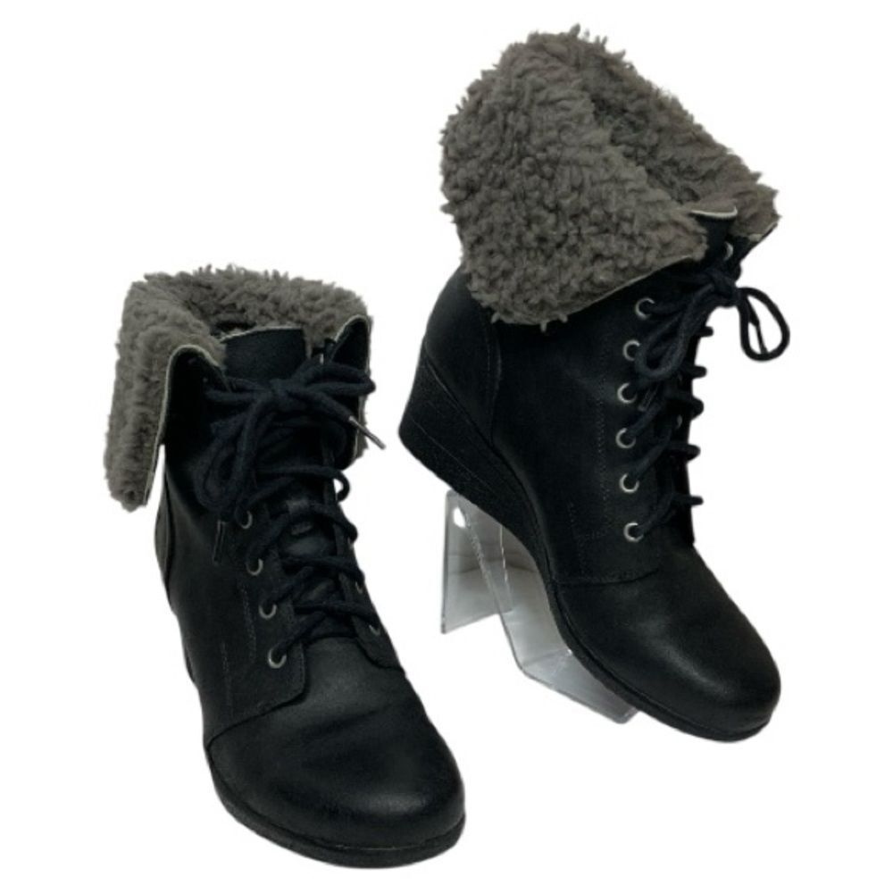 UGG Zea Waterproof Wedge Ankle Boots Size 9
